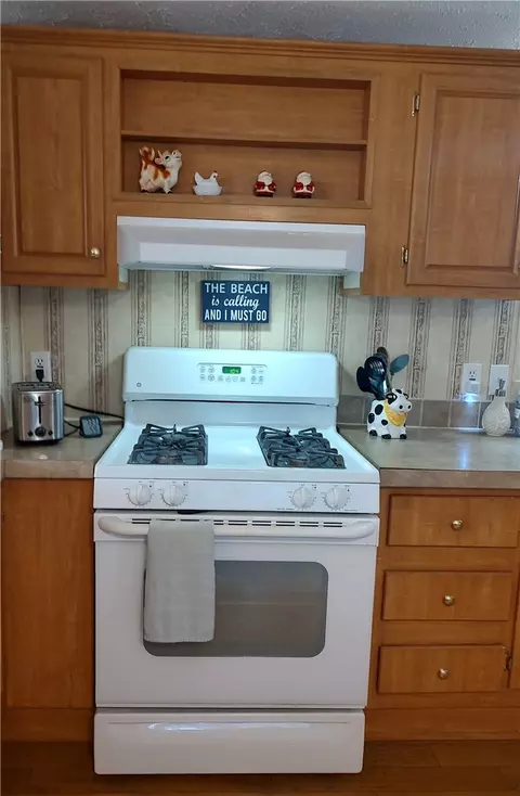 Kitchen - 13 Arrowhead Dr, Waterloo, NY 13165 photo 4 of 8