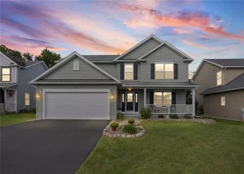 77 Rangers Ct, Greece, NY 14612