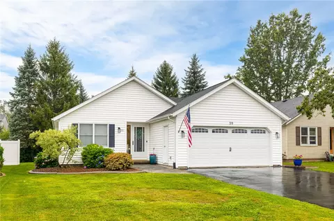 20 Olivia Cir, Greece, NY 14626