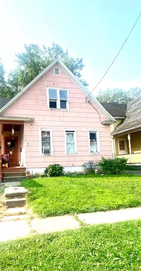 29 Van Stallen St, Rochester, NY 14621