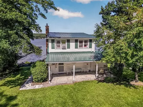 4602 E Lake Rd, Livonia, NY 14487