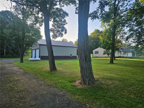 2440 Parker Rd, Arcadia, NY 14513