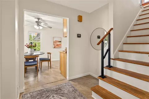 Entry Way - 6 Paladine Rd, Irondequoit, NY 14617 photo 2 of 5
