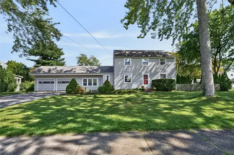 6 Paladine Rd, Irondequoit, NY 14617