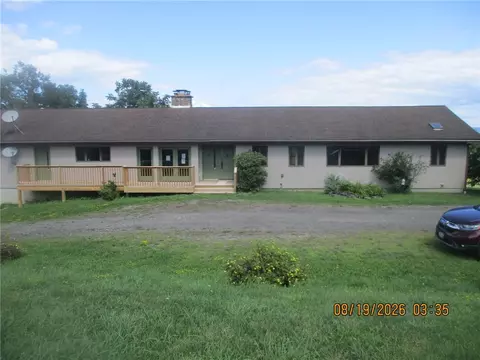 104 Whitetail Dr, Elmira, NY 14903