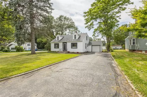 423 Howard Rd, Gates, NY 14606