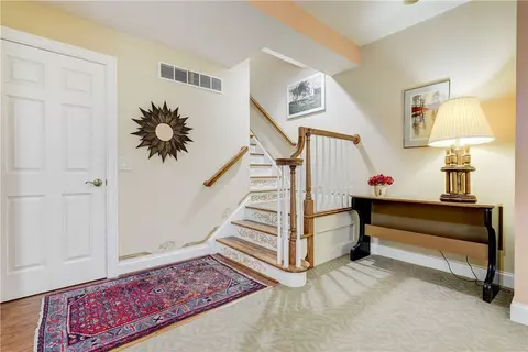 Entry Way - 4 Pine Holw, Mendon, NY 14506 photo 4 of 4