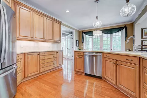 Kitchen - 4 Pine Holw, Mendon, NY 14506 photo 3 of 6