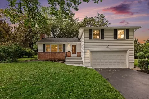 115 Dunrovin Ln, Rochester, NY 14618