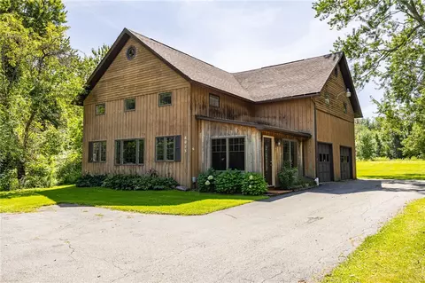 8013 W Ridge Rd, Brockport, NY 14420
