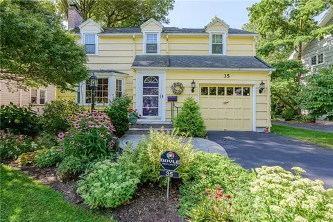 35 Antlers Dr, Rochester, NY 14618