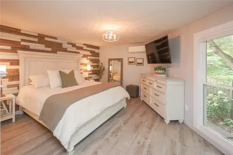 Bedroom - 166 Nob Hl, Irondequoit, NY 14617 photo 1 of 4