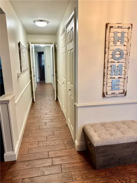 Entry Way - 166 Nob Hl, Irondequoit, NY 14617 photo 2 of 2