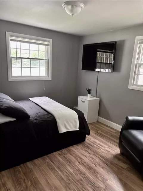 Bedroom - 166 Nob Hl, Irondequoit, NY 14617 photo 3 of 4