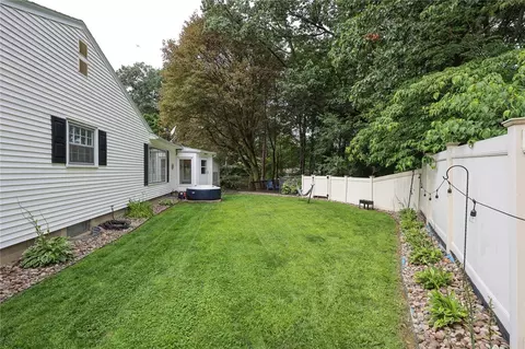 Exterior - 166 Nob Hl, Irondequoit, NY 14617 photo 4 of 8