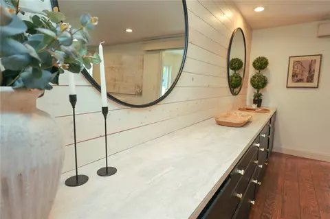 Entry Way - 166 Nob Hl, Irondequoit, NY 14617 photo 1 of 2