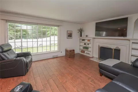 Living - 166 Nob Hl, Irondequoit, NY 14617 photo 2 of 3
