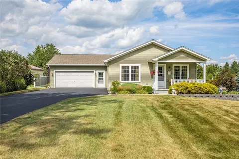 1354 Griffith Rd, Phelps, NY 14532