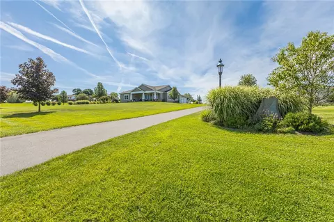 3900 Flint Rd, Seneca, NY 14561