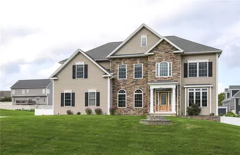 320 Wexford Ln, Horseheads, NY 14845