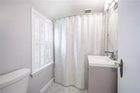Bath - 49 Yorkshire Rd, Irondequoit, NY 14609 photo 2 of 4
