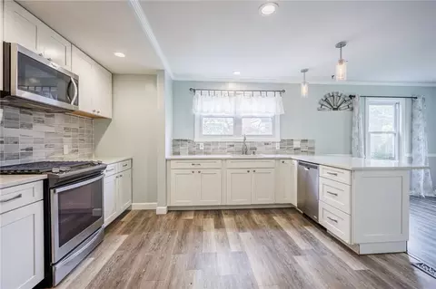 Kitchen - 49 Yorkshire Rd, Irondequoit, NY 14609 photo 6 of 6