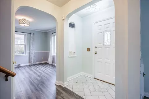 Entry Way - 49 Yorkshire Rd, Irondequoit, NY 14609 photo 1 of 2