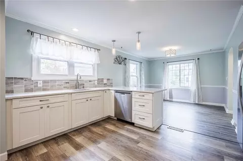 Kitchen - 49 Yorkshire Rd, Irondequoit, NY 14609 photo 5 of 6