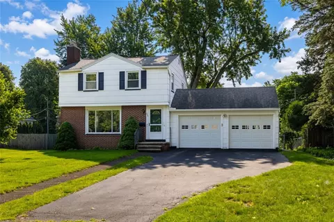240 Yarmouth Rd, Rochester, NY 14610