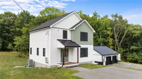 142 Long Point Rd, Torrey, NY 14527