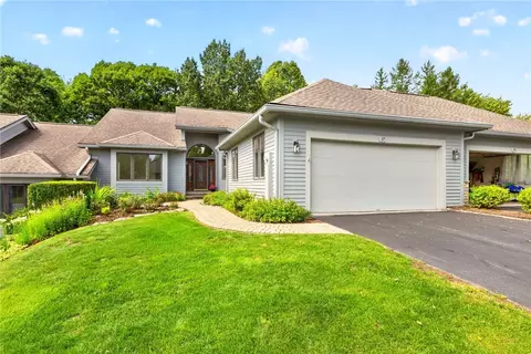 37 Woodcliff Ter, Perinton, NY 14450