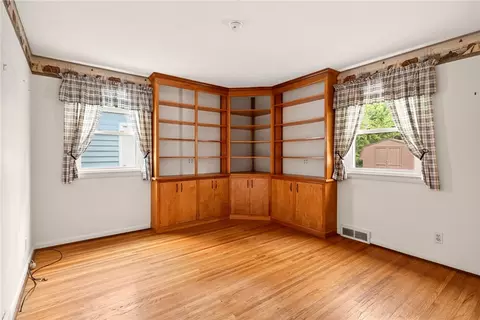 Living - 1070 Shoemaker Rd, Webster, NY 14580 photo 5 of 6
