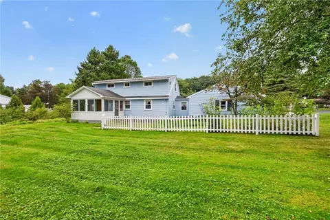 Exterior - 1070 Shoemaker Rd, Webster, NY 14580 photo 5 of 8