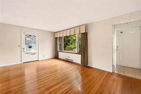 Living - 1070 Shoemaker Rd, Webster, NY 14580 photo 4 of 6