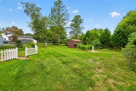 Exterior - 1070 Shoemaker Rd, Webster, NY 14580 photo 6 of 8