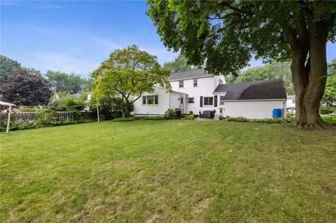 Exterior - 16 Oakcrest Dr, Irondequoit, NY 14617 photo 14 of 15