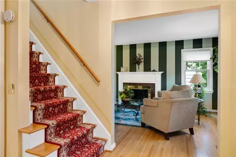 Entry Way - 16 Oakcrest Dr, Irondequoit, NY 14617 photo 3 of 3