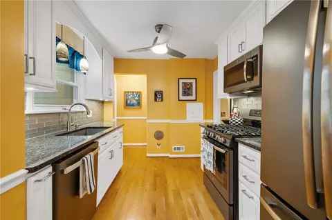 Kitchen - 16 Oakcrest Dr, Irondequoit, NY 14617 photo 4 of 4