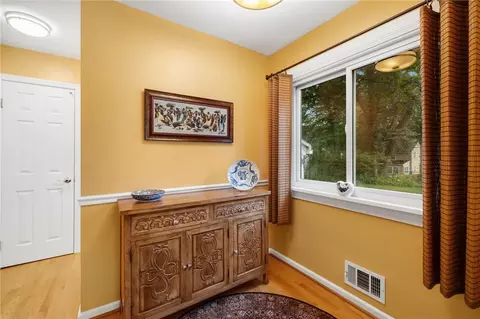 Entry Way - 16 Oakcrest Dr, Irondequoit, NY 14617 photo 1 of 3
