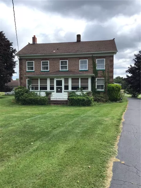 6952 Ontario Center Rd, Ontario, NY 14519