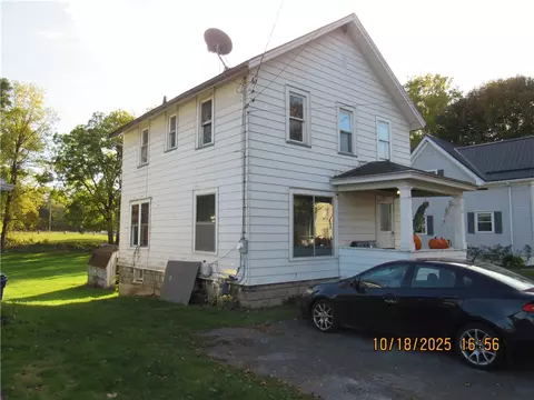 52 Montezuma St, Lyons, NY 14489 photo 3