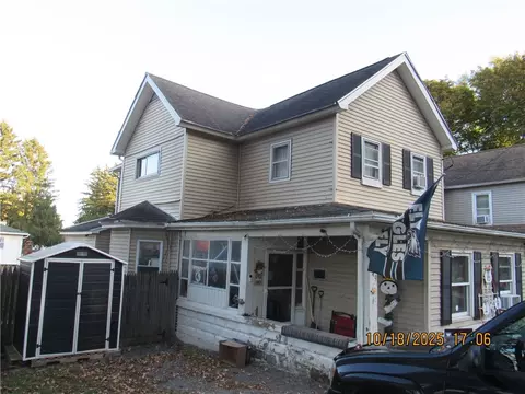 Exterior - 149 Geneva St, Lyons, NY 14489 photo 3 of 5