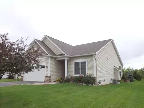31 Thames Dr, West Henrietta, NY 14586