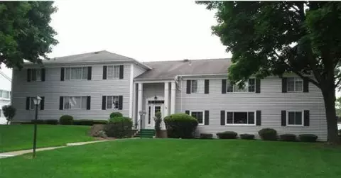 24 Colonial Pkwy #F, Pittsford, NY 14534