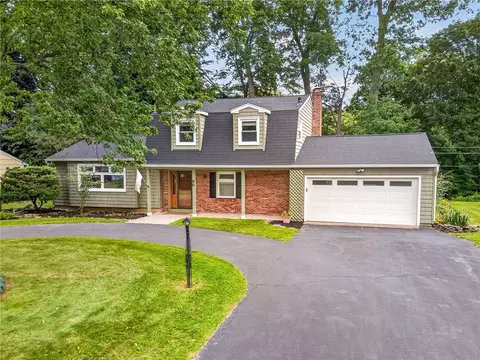 86 Sunset Trl W, Perinton, NY 14450