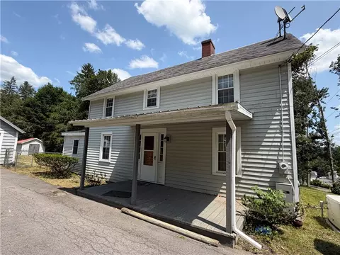 6 Holmes Ave, New Berlin, NY 13411