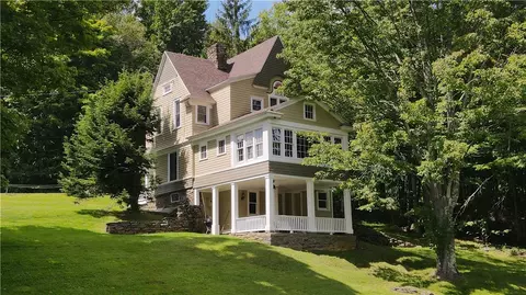 28647 State Route 23, Harpersfield, NY 13786