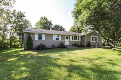 13 Colonial Dr, Horseheads, NY 14845