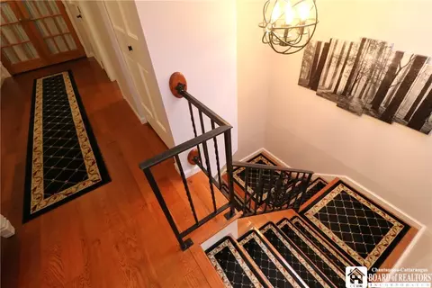 Entry Way - 9 Stewart Ave, Hanover, NY 14136 photo 3 of 7