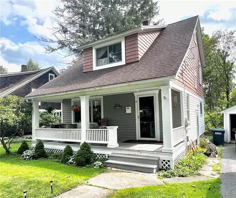 14 Spruce St, Oneonta, NY 13820